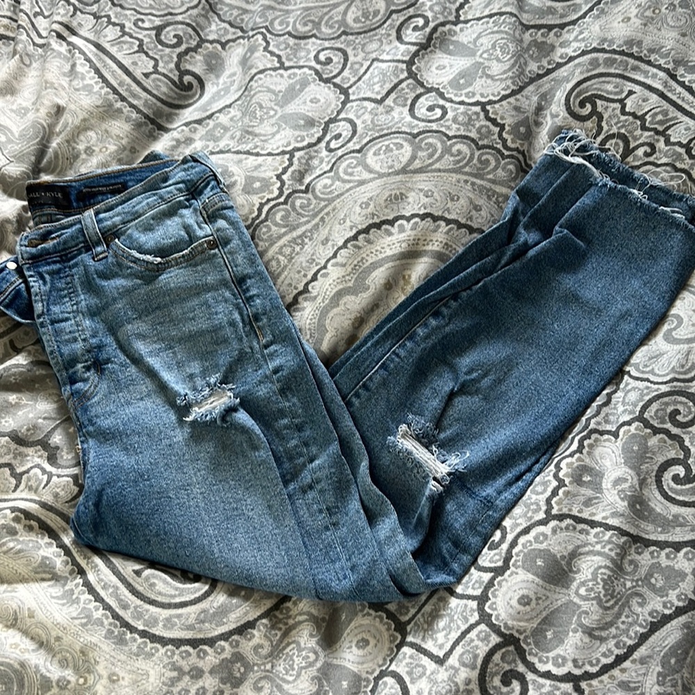 Kendall + Kylie straight leg jeans